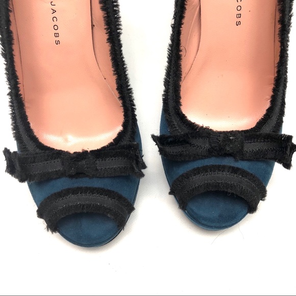 Marc Jacobs blue suede heels with black trim/bow - Picture 2 of 6